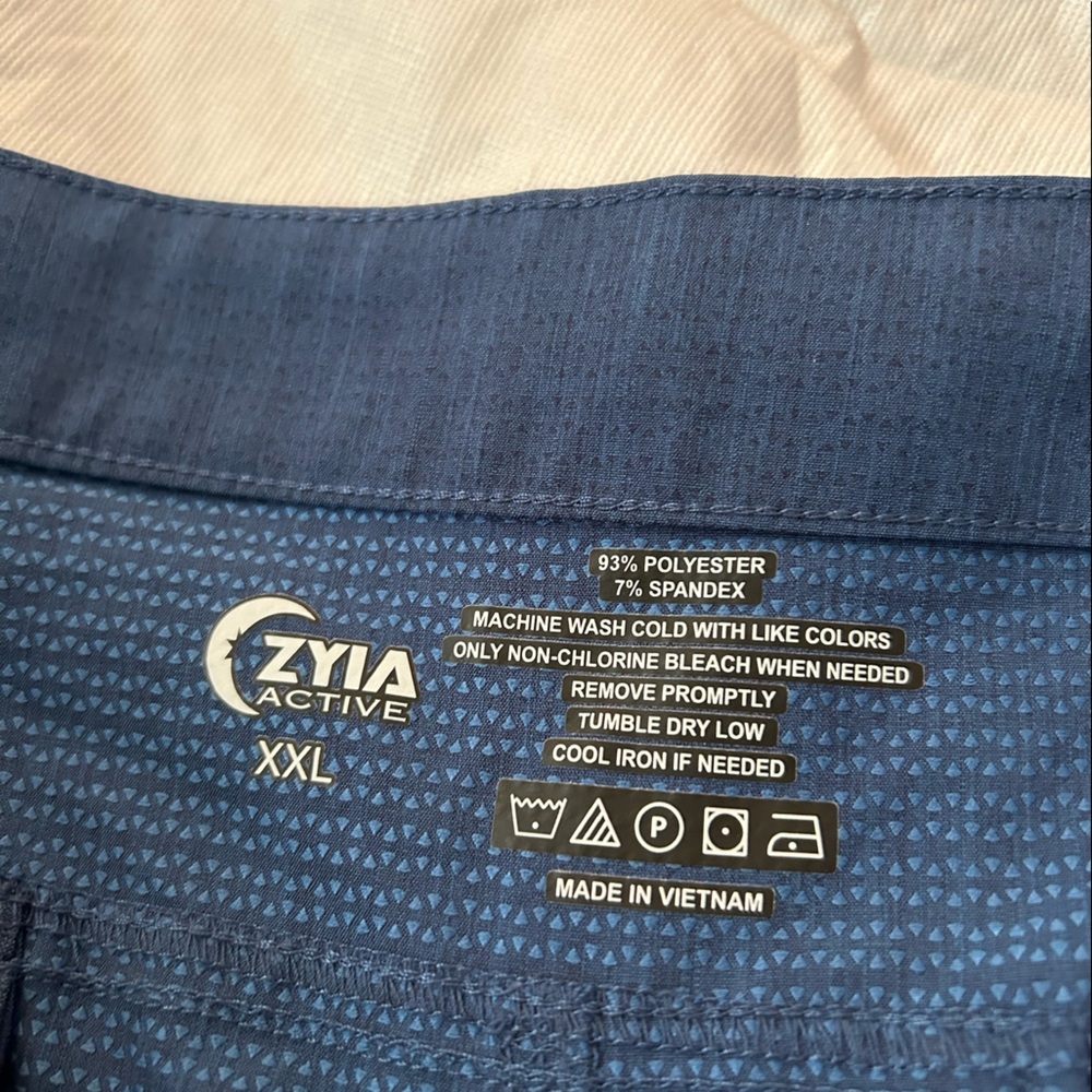 Zyia Active navy shorts - Picture 3 of 6
